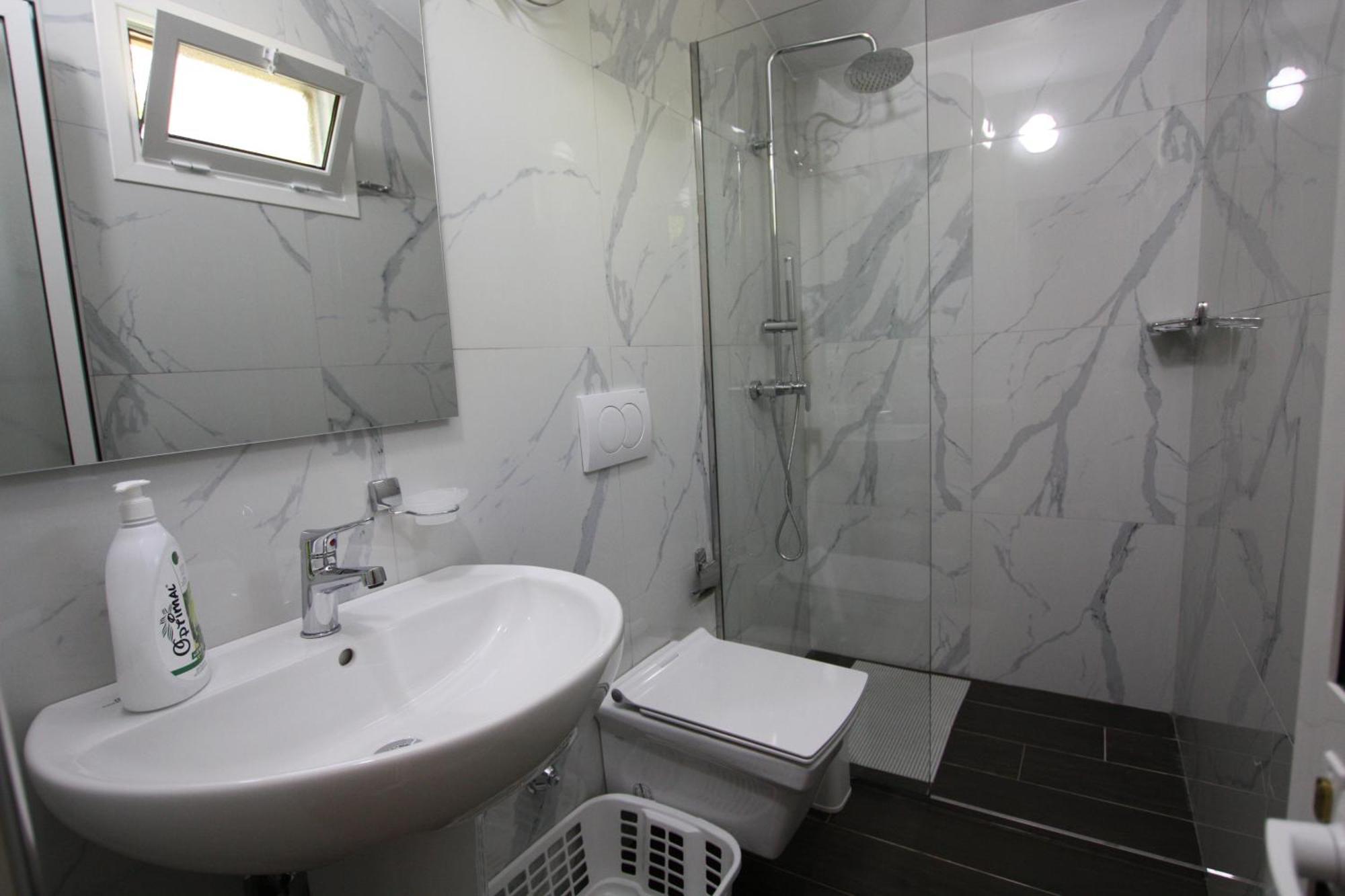 Lugina E Shengjergjit ,Bujtinat Villa Tirana Kültér fotó
