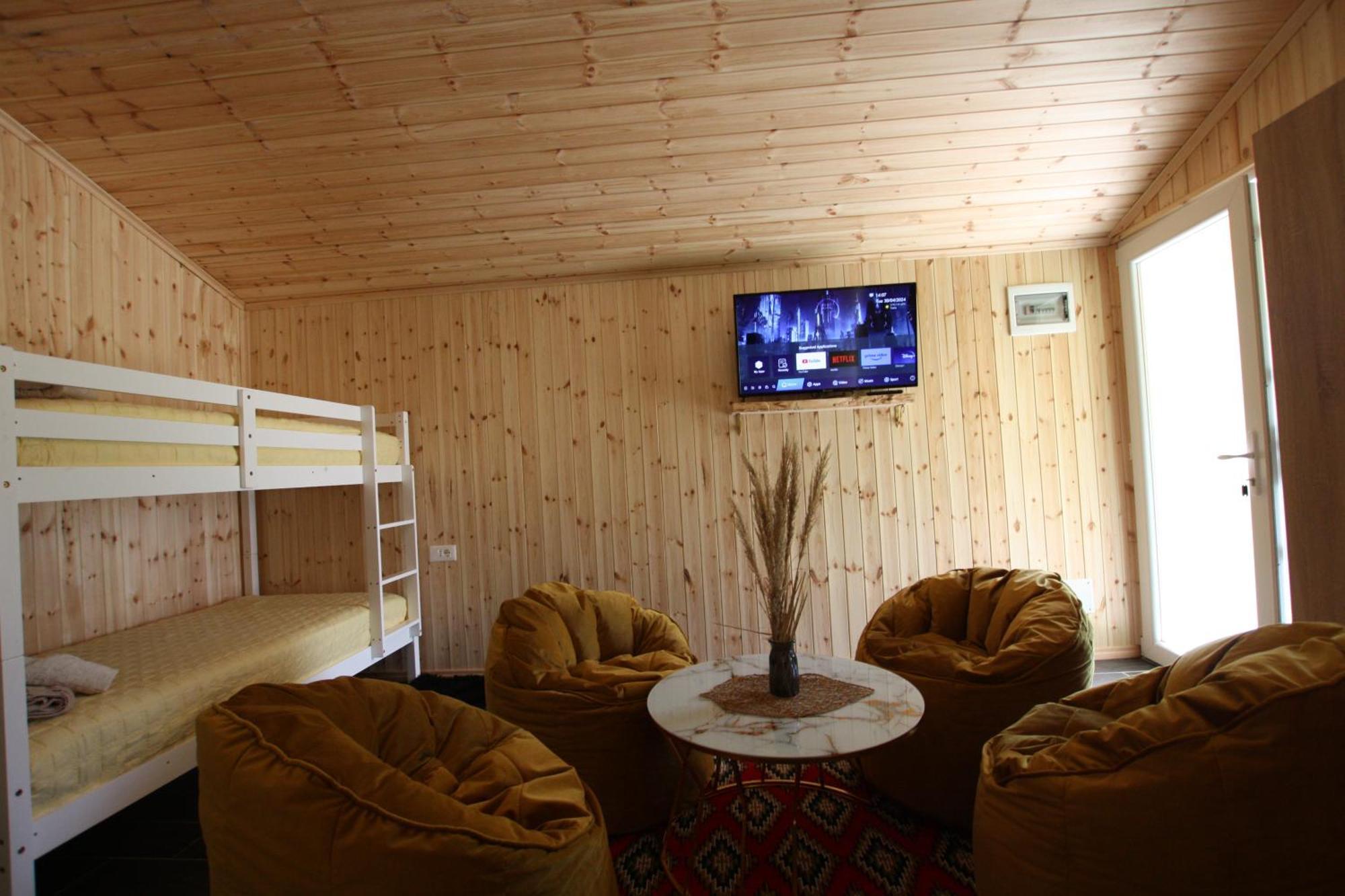 Lugina E Shengjergjit ,Bujtinat Villa Tirana Kültér fotó